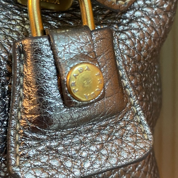 ❤️PRADA SILVER PURSE❤️ - Picture 11 of 16